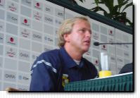 Mike Snoei aan het woord tijdens de jaarlijkse persdag in de Oranjerie in Rozendaal